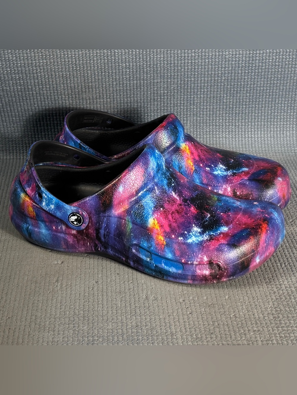 Crocs Bistro Graphic Slip Resistant Work Clogs Galaxy Print Men Sz 9 Women Sz 11